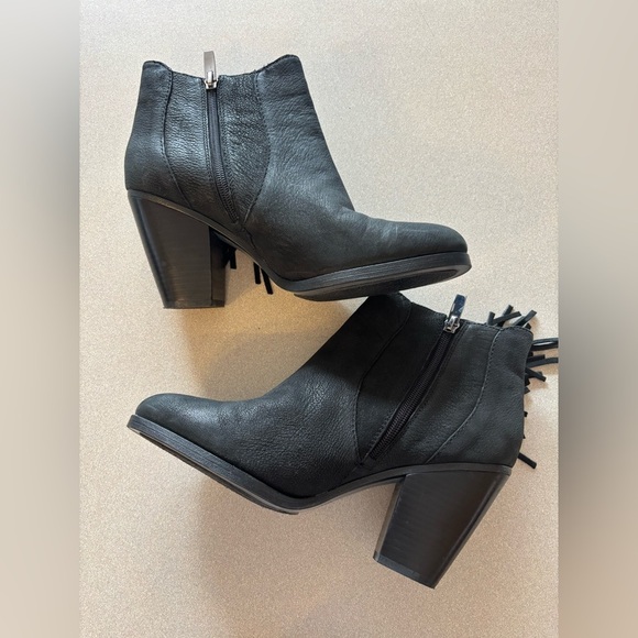NWOT Vince Camuto Harlan Fringe Leather Boots - Picture 6 of 9